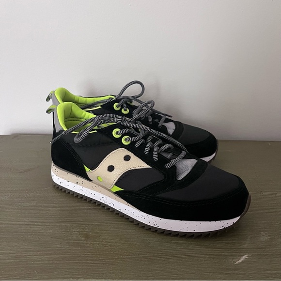 Saucony Jazz 81 Black and Lime Green Sneakers Sporty Casual Athletic Shoes - Picture 1 of 12